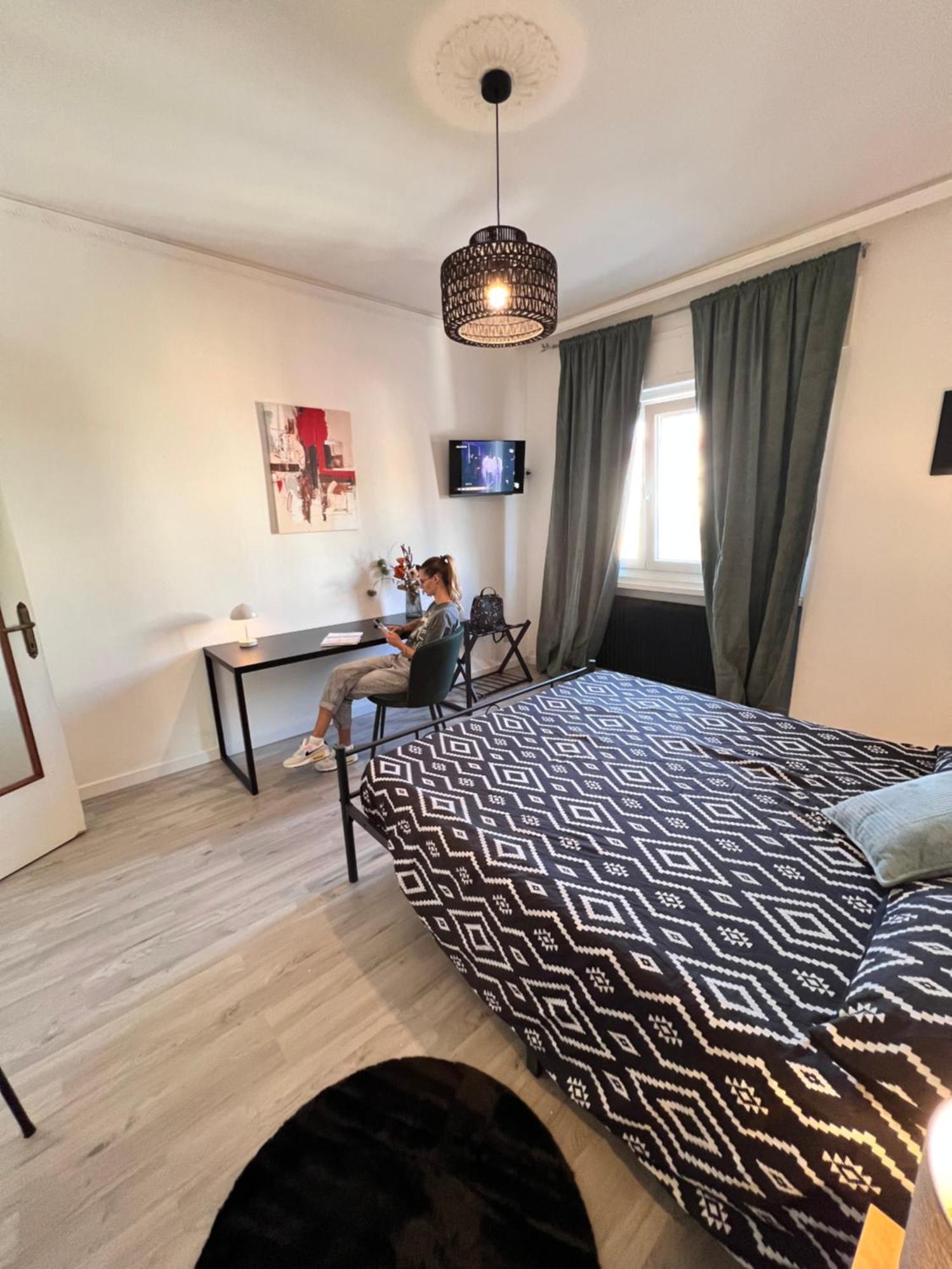 Sea View And Private Parking Apartment